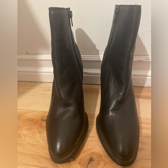 Urban Outfitters Maya Leather Boot - Picture 10 of 10